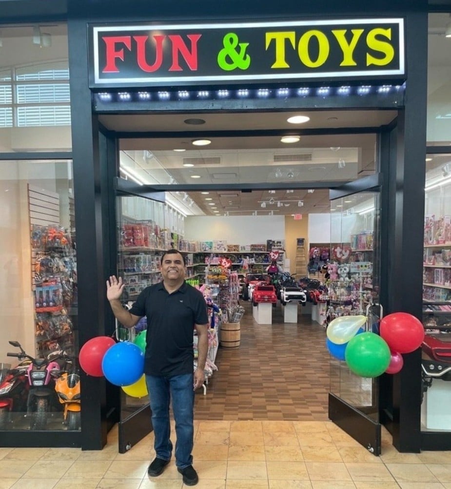 Fun toy mall top